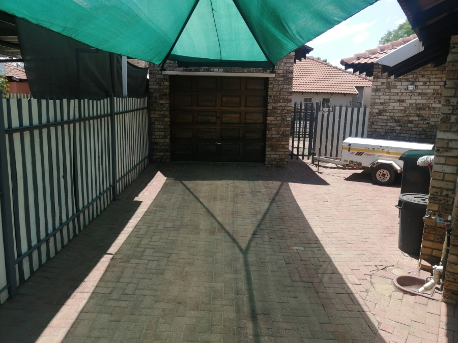 3 Bedroom Property for Sale in Waterval East North West